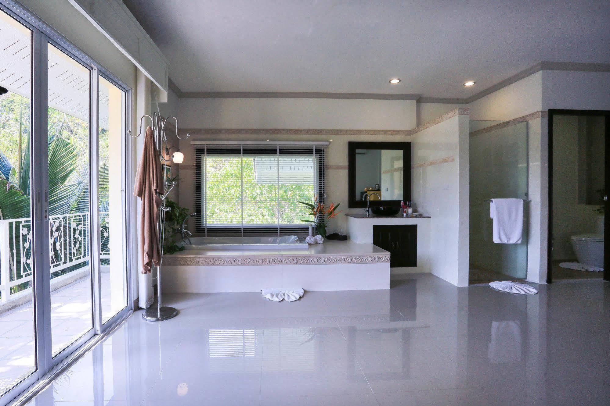 Naka Resort Kamala Exteriér fotografie