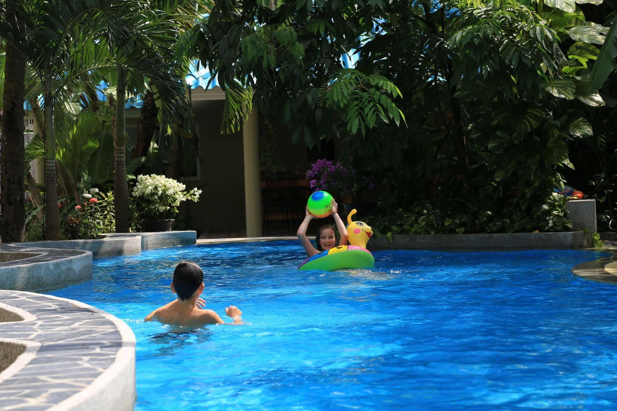 Naka Resort Kamala Exteriér fotografie