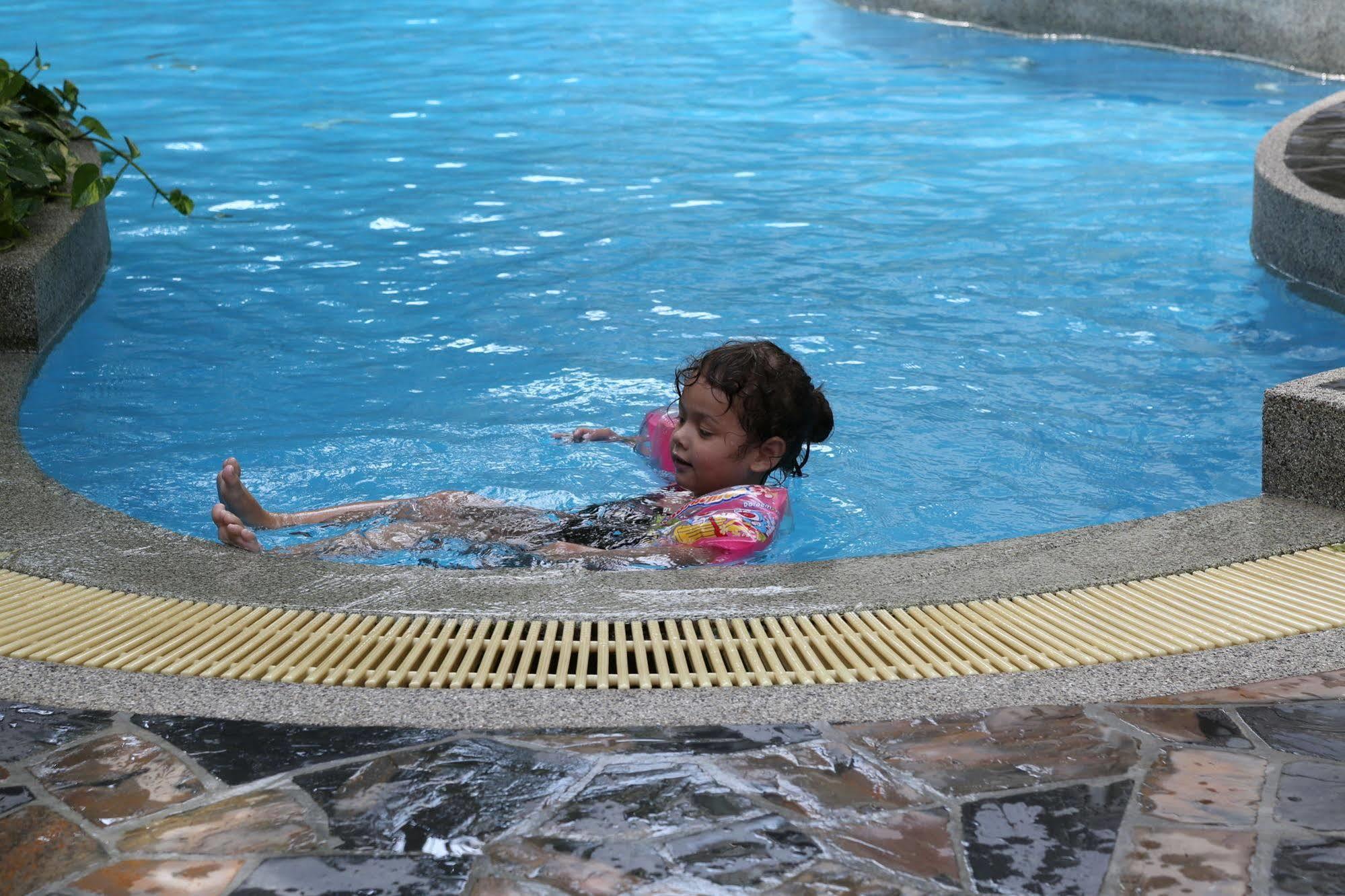 Naka Resort Kamala Exteriér fotografie