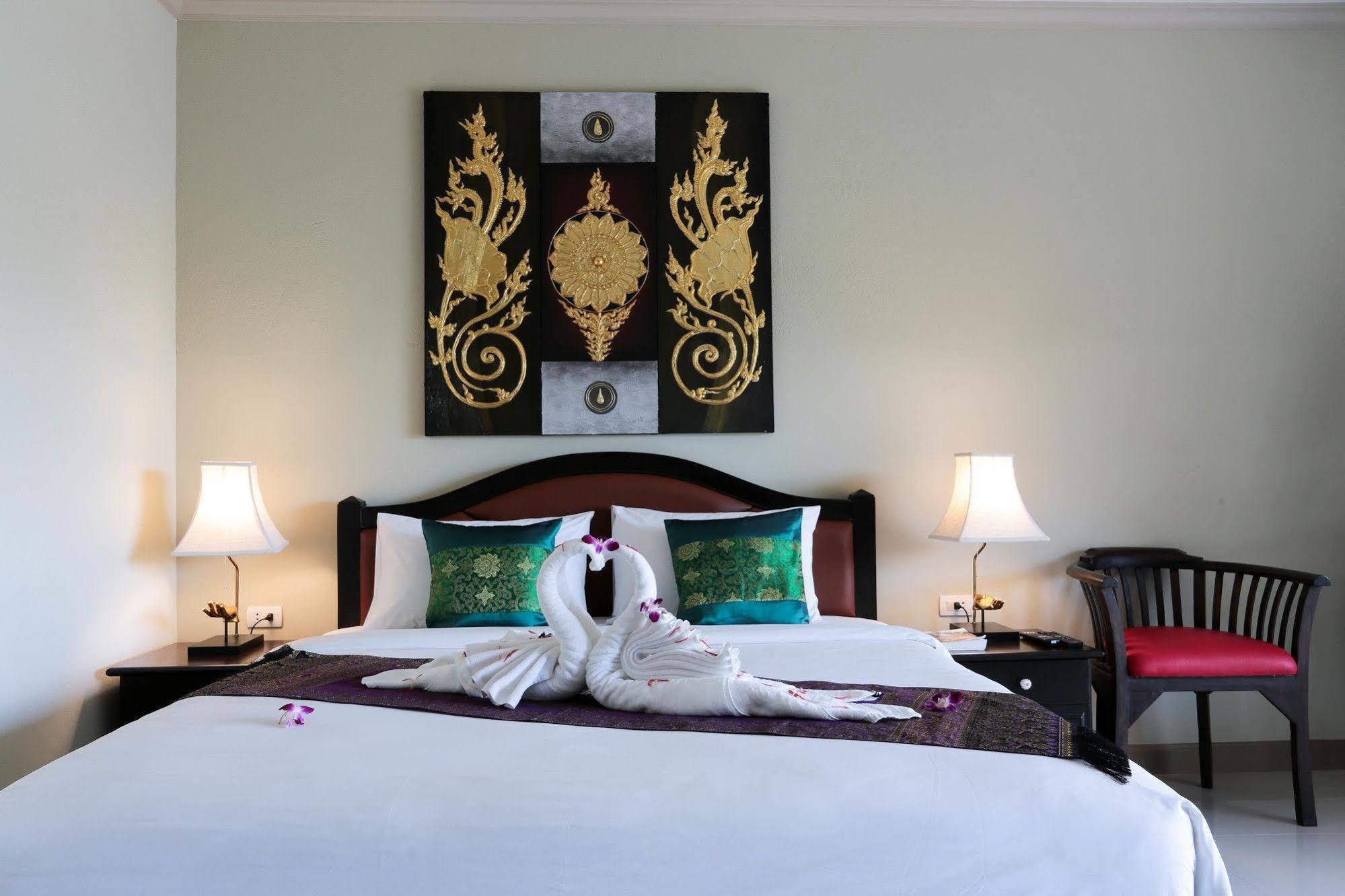 Naka Resort Kamala Exteriér fotografie