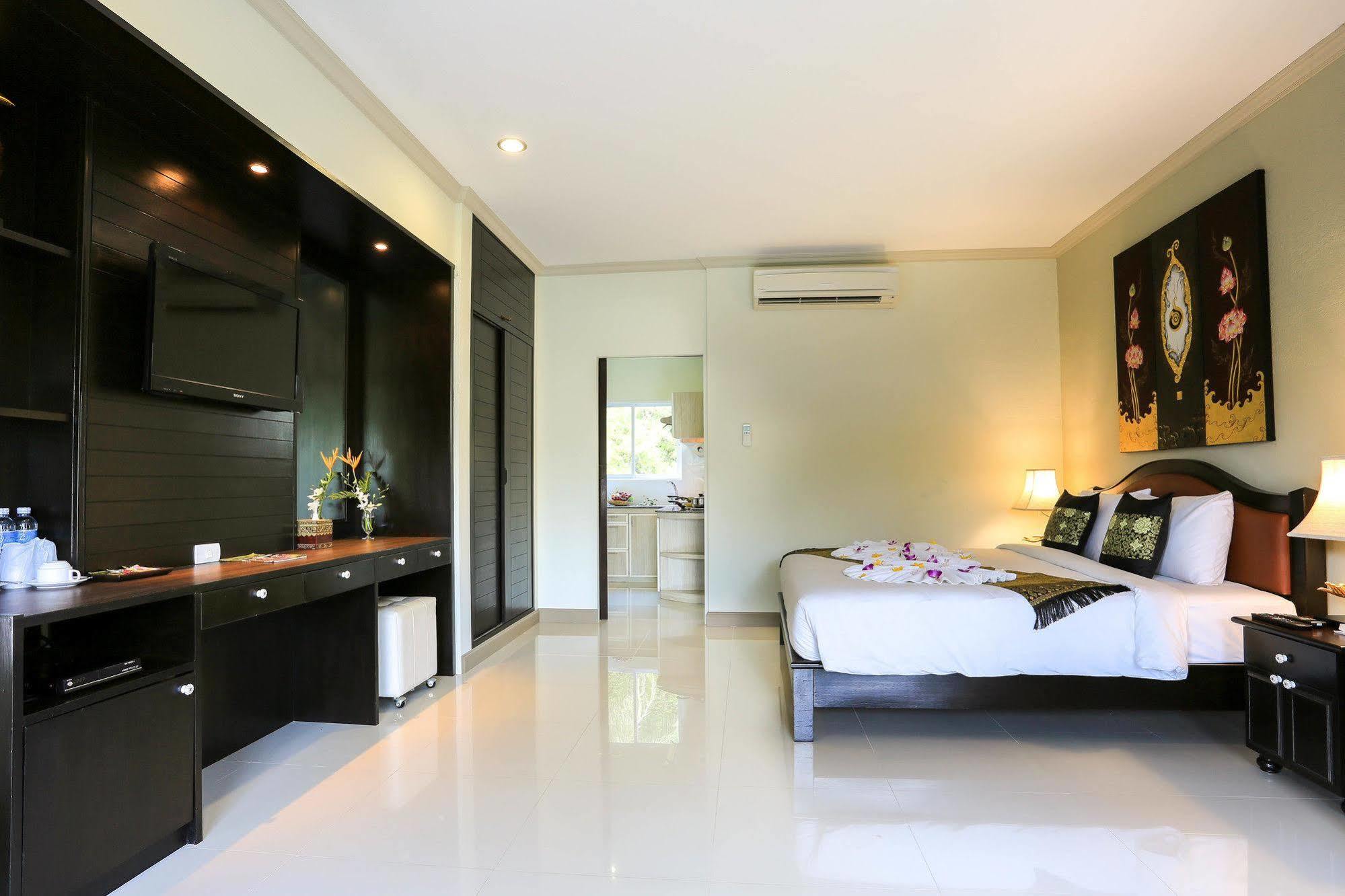 Naka Resort Kamala Exteriér fotografie