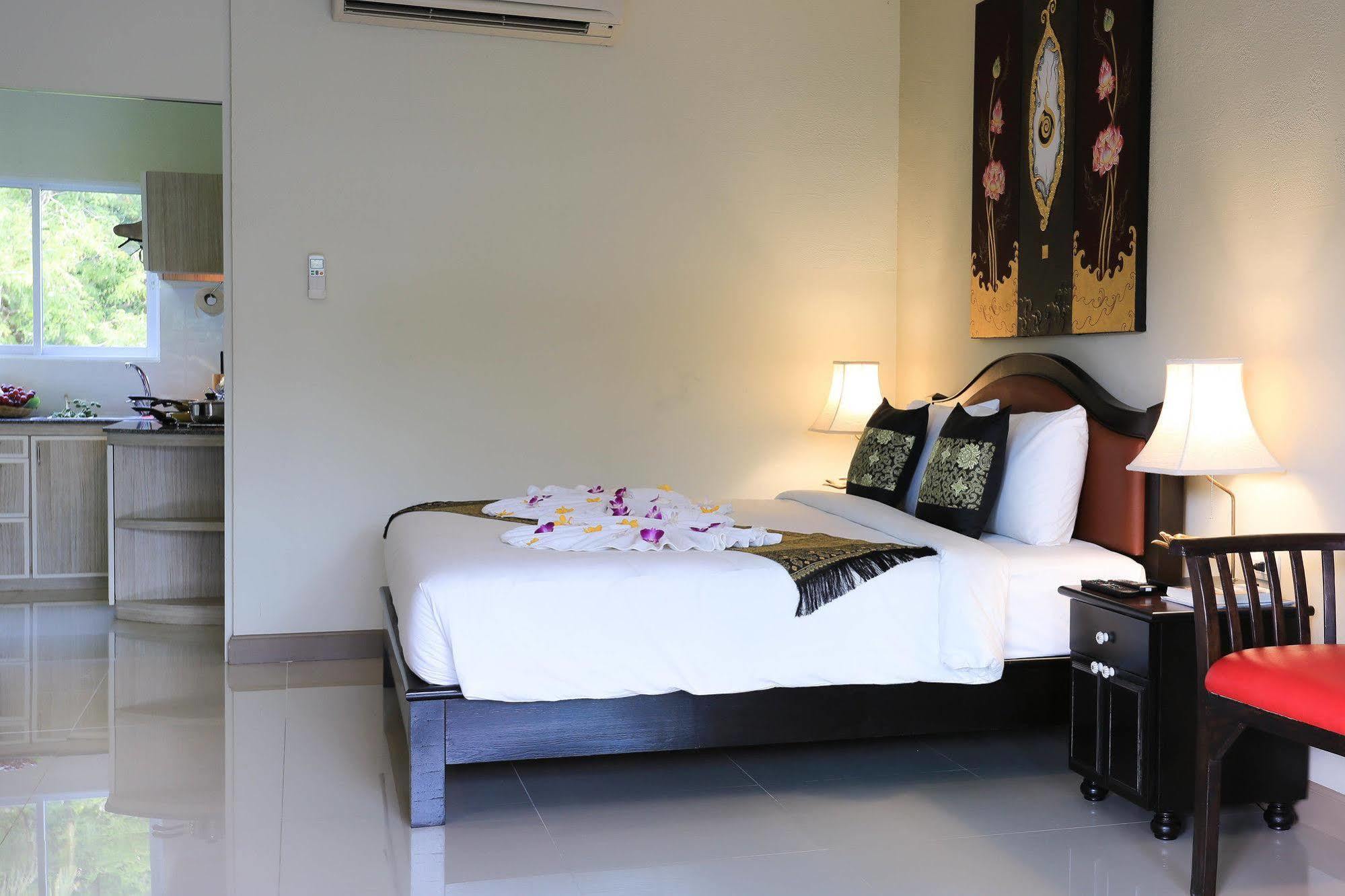 Naka Resort Kamala Exteriér fotografie