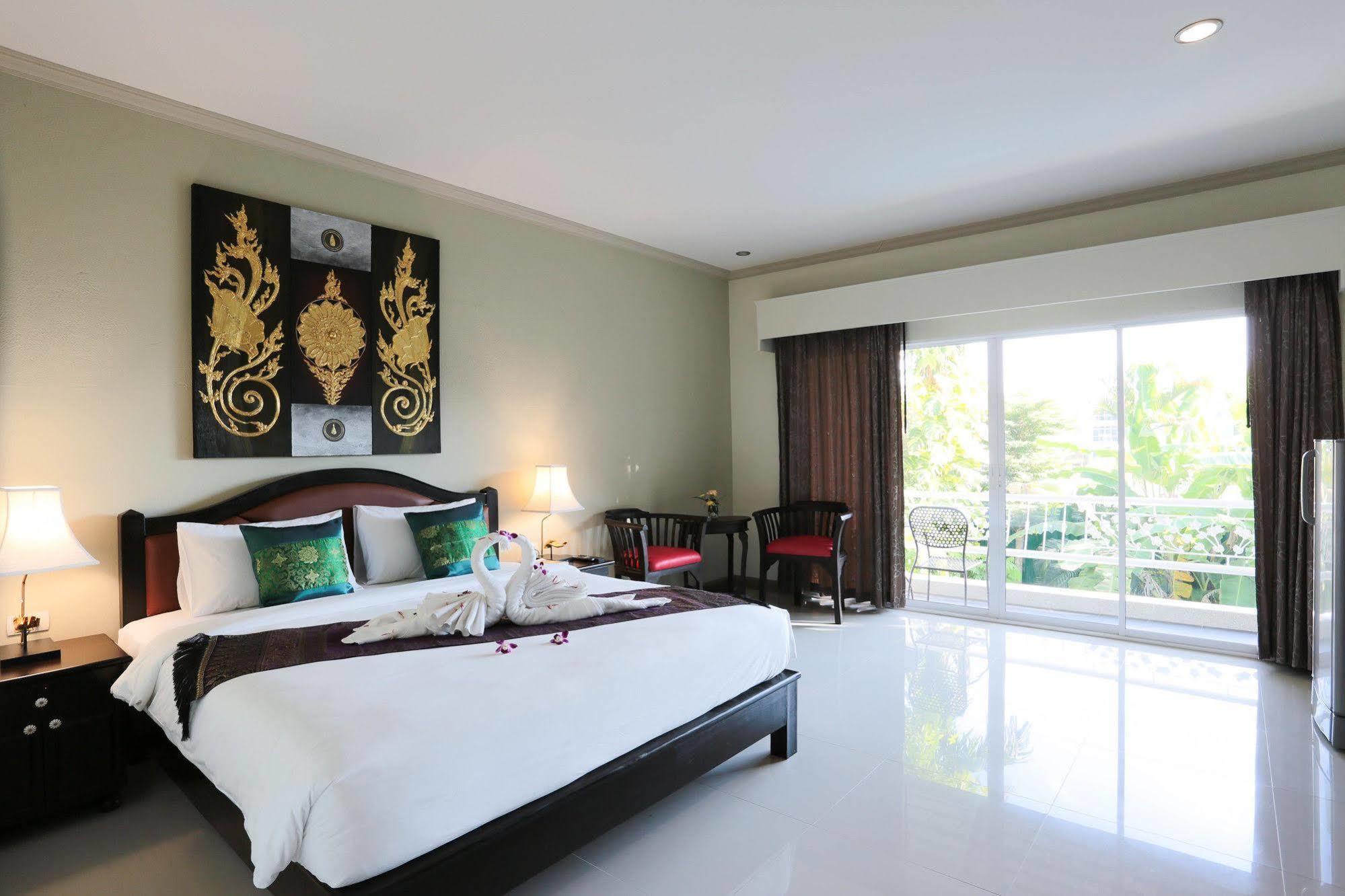 Naka Resort Kamala Exteriér fotografie